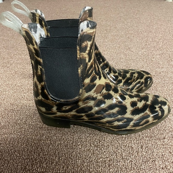 J Crew cheetah ankle rain boot - Picture 2 of 4